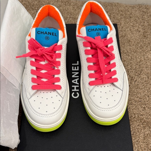 CHANEL Leather Sneakers White Neon Sole EU 37.5